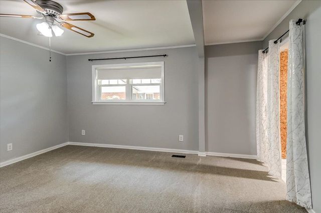 1227 COLONIAL RD, Memphis, TN 38117