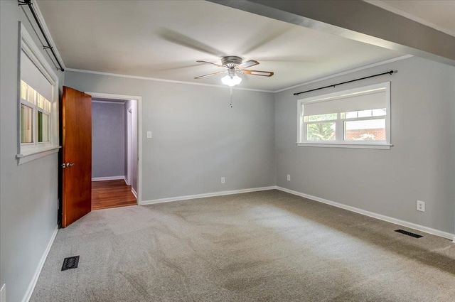 1227 COLONIAL RD, Memphis, TN 38117