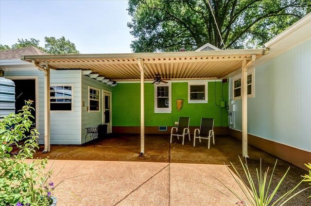 1227 COLONIAL RD, Memphis, TN 38117
