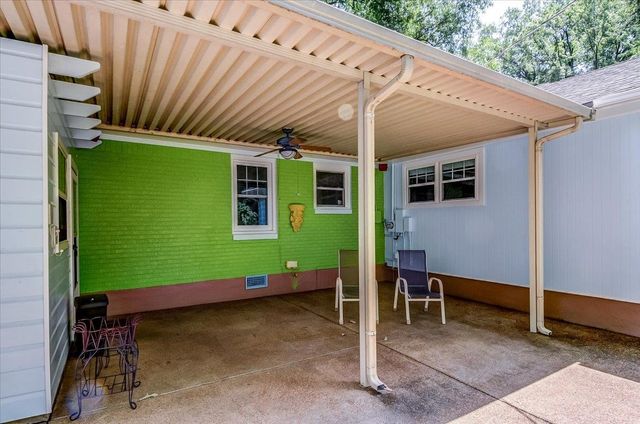 1227 COLONIAL RD, Memphis, TN 38117