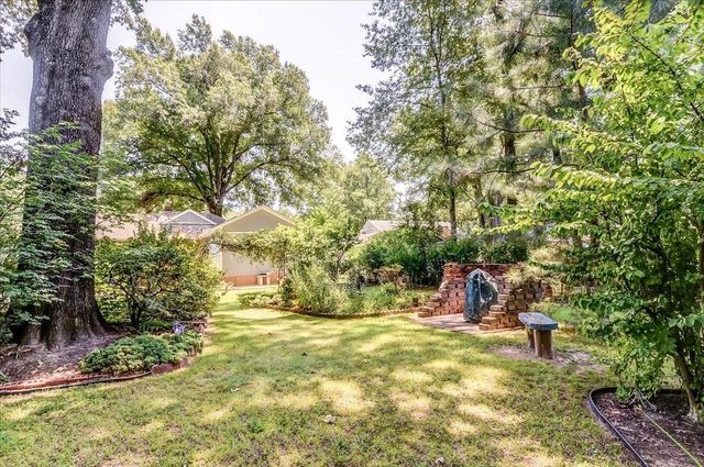 1227 COLONIAL RD, Memphis, TN 38117