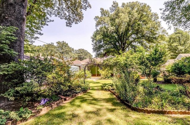 1227 COLONIAL RD, Memphis, TN 38117