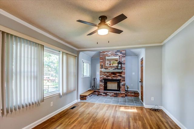 1227 COLONIAL RD, Memphis, TN 38117