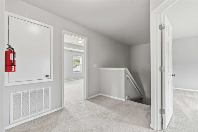4600 W Hoover Loop, Fayetteville, AR 72704
