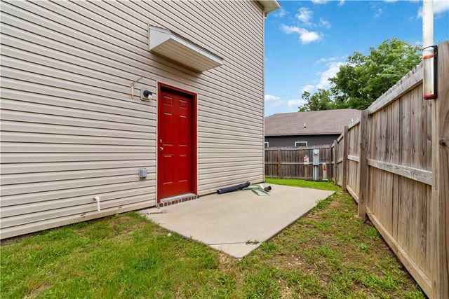 4600 W Hoover Loop, Fayetteville, AR 72704