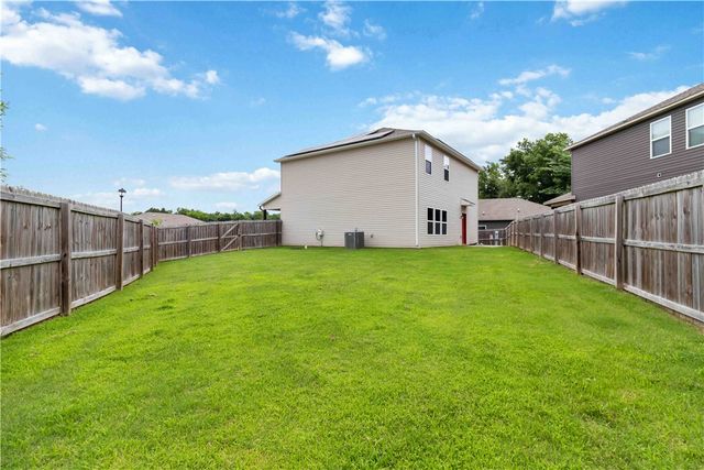 4600 W Hoover Loop, Fayetteville, AR 72704