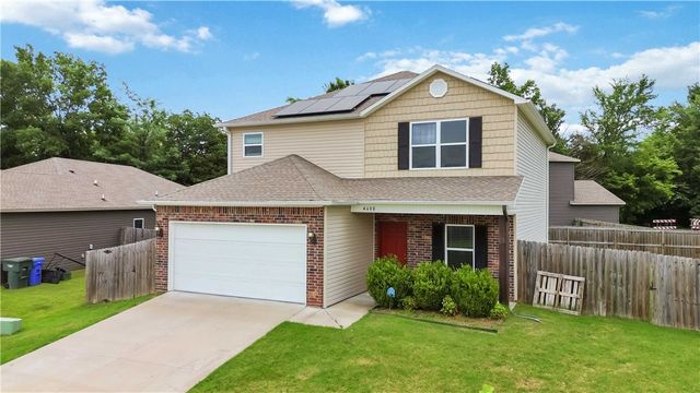 4600 W Hoover Loop, Fayetteville, AR 72704
