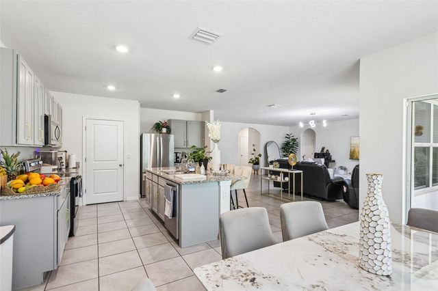 18 HICKORY COURSE DRIVE, Ocala, FL 34472