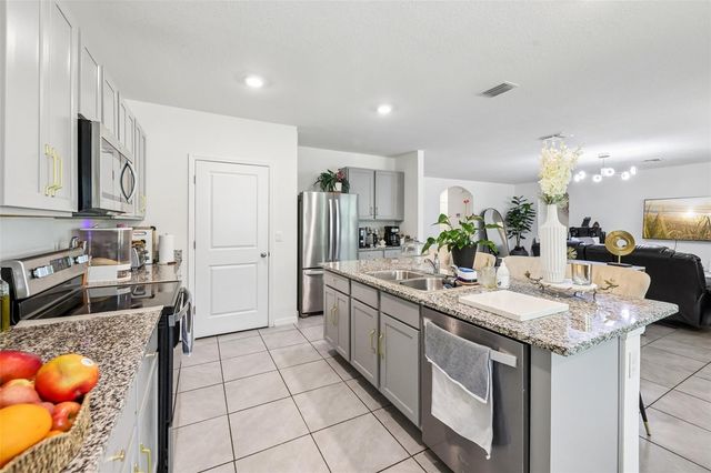 18 HICKORY COURSE DRIVE, Ocala, FL 34472