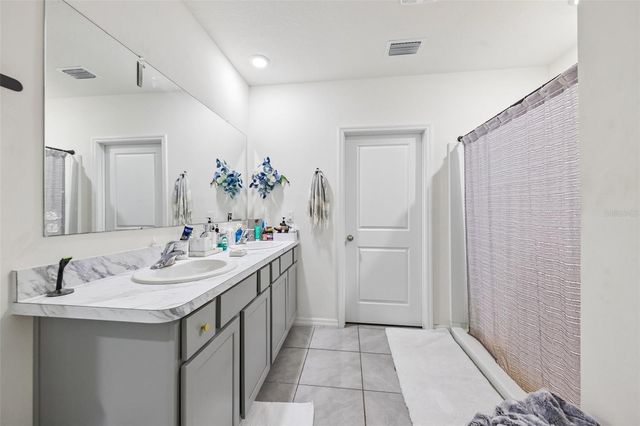 18 HICKORY COURSE DRIVE, Ocala, FL 34472