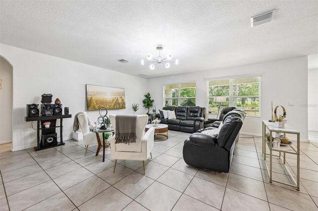 18 HICKORY COURSE DRIVE, Ocala, FL 34472