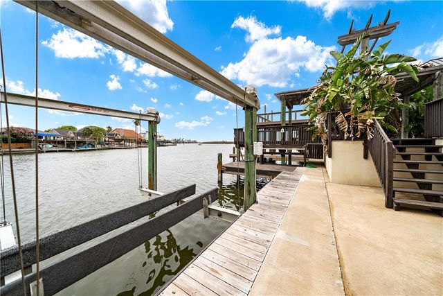 13825 Captains Row, Corpus Christi, TX 78418