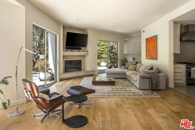 3833 Hayvenhurst Drive, Encino (los Angeles), CA 91436