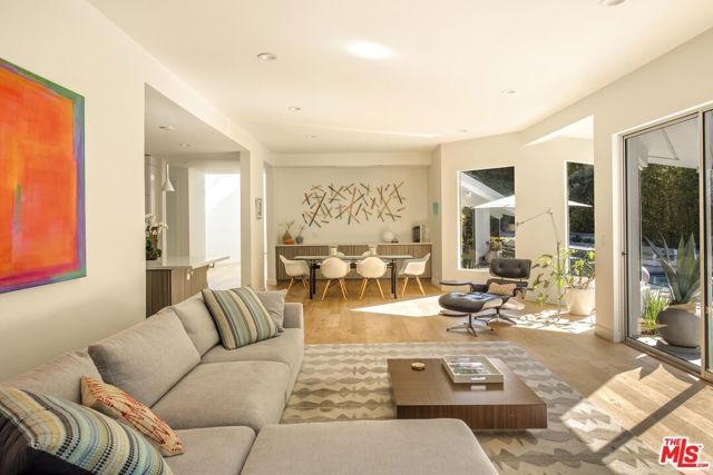 3833 Hayvenhurst Drive, Encino (los Angeles), CA 91436