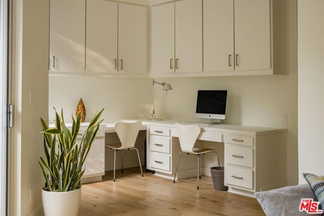 3833 Hayvenhurst Drive, Encino (los Angeles), CA 91436