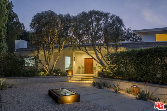 3833 Hayvenhurst Drive, Encino (los Angeles), CA 91436