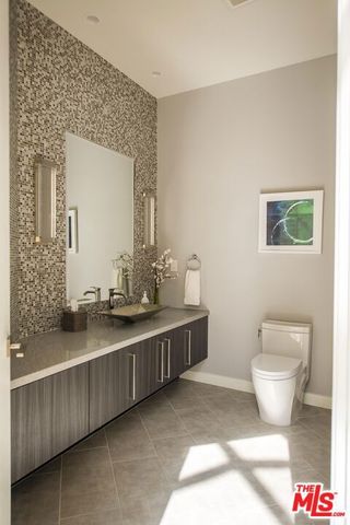 3833 Hayvenhurst Drive, Encino (los Angeles), CA 91436