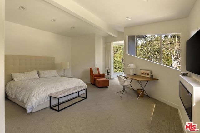 3833 Hayvenhurst Drive, Encino (los Angeles), CA 91436