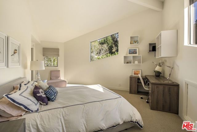 3833 Hayvenhurst Drive, Encino (los Angeles), CA 91436