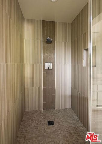 3833 Hayvenhurst Drive, Encino (los Angeles), CA 91436