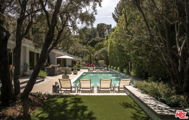 3833 Hayvenhurst Drive, Encino (los Angeles), CA 91436