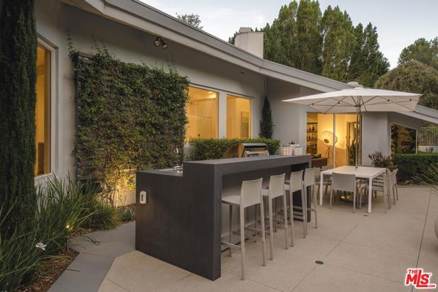 3833 Hayvenhurst Drive, Encino (los Angeles), CA 91436