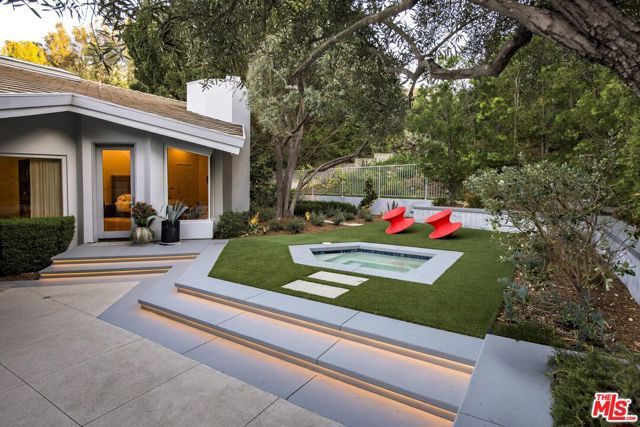 3833 Hayvenhurst Drive, Encino (los Angeles), CA 91436