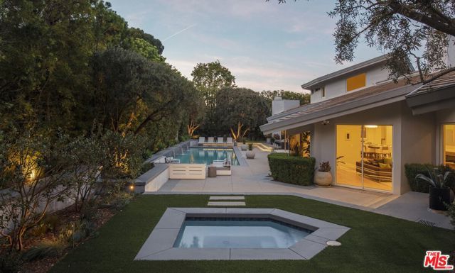 3833 Hayvenhurst Drive, Encino (los Angeles), CA 91436