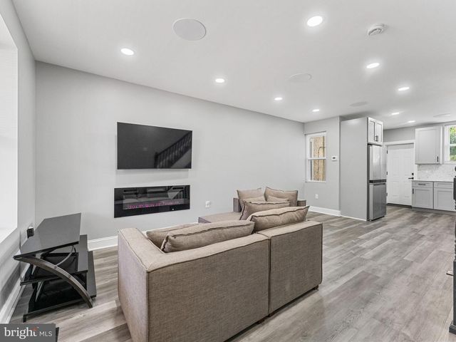 1226 W 9TH ST, Chester, PA 19013