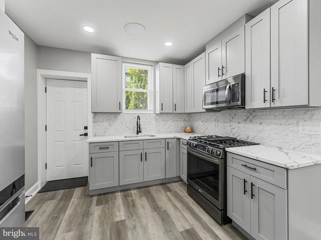 1226 W 9TH ST, Chester, PA 19013