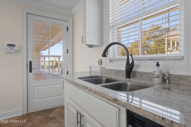 1016 Beach Boulevard, Biloxi, MS 39530