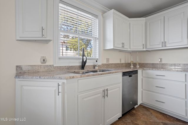 1016 Beach Boulevard, Biloxi, MS 39530