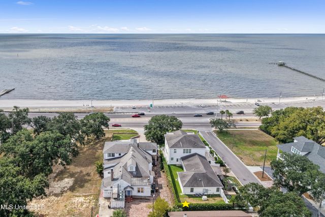 1016 Beach Boulevard, Biloxi, MS 39530