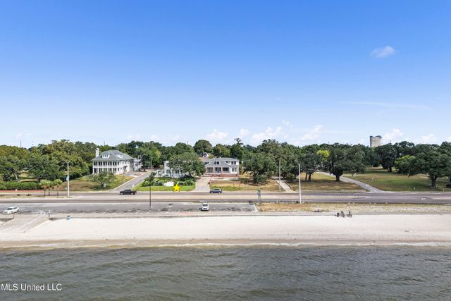 1016 Beach Boulevard, Biloxi, MS 39530