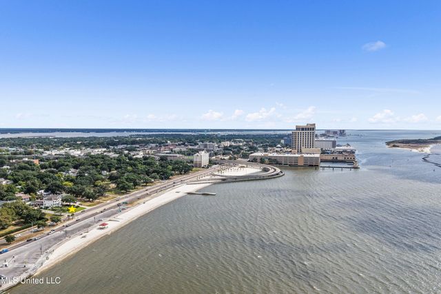 1016 Beach Boulevard, Biloxi, MS 39530