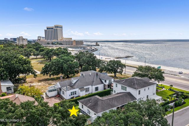 1016 Beach Boulevard, Biloxi, MS 39530