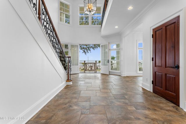 1016 Beach Boulevard, Biloxi, MS 39530