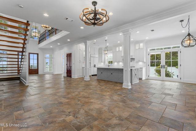 1016 Beach Boulevard, Biloxi, MS 39530