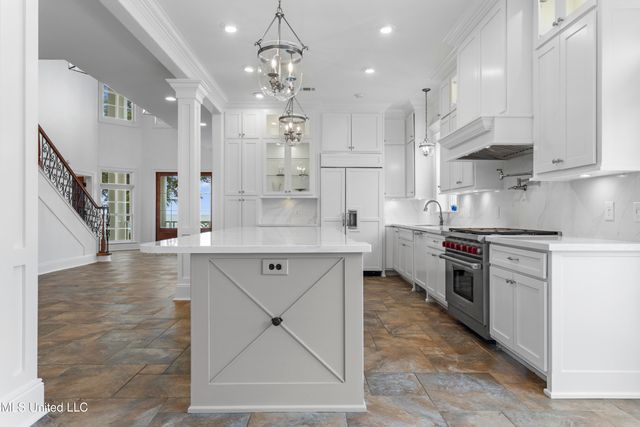 1016 Beach Boulevard, Biloxi, MS 39530