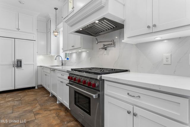 1016 Beach Boulevard, Biloxi, MS 39530