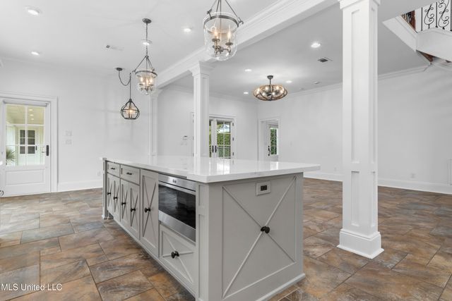 1016 Beach Boulevard, Biloxi, MS 39530