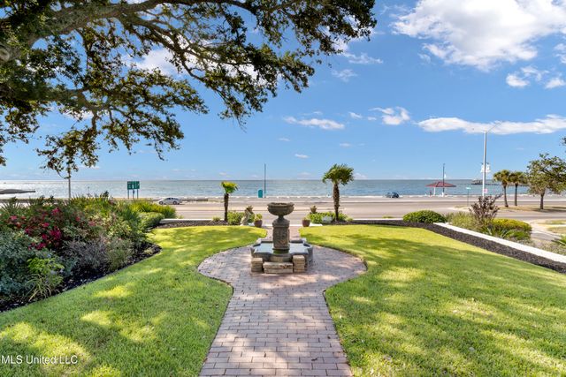 1016 Beach Boulevard, Biloxi, MS 39530