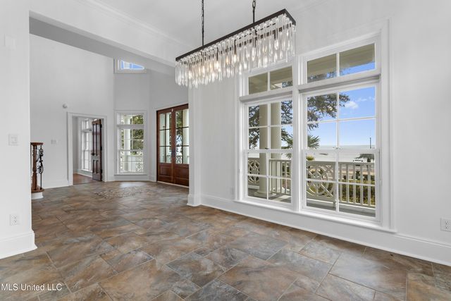 1016 Beach Boulevard, Biloxi, MS 39530