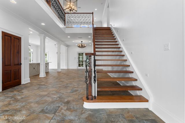 1016 Beach Boulevard, Biloxi, MS 39530