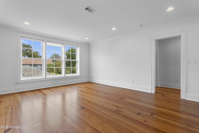 1016 Beach Boulevard, Biloxi, MS 39530