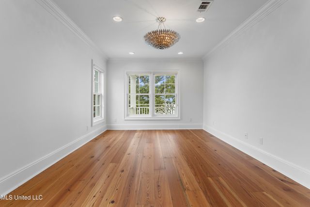 1016 Beach Boulevard, Biloxi, MS 39530