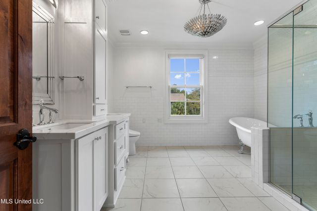 1016 Beach Boulevard, Biloxi, MS 39530