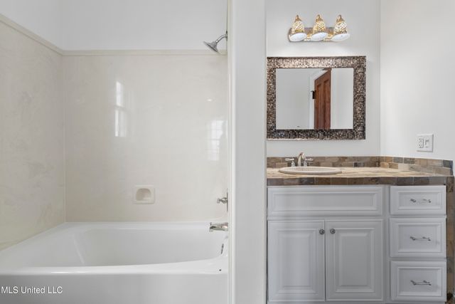 1016 Beach Boulevard, Biloxi, MS 39530