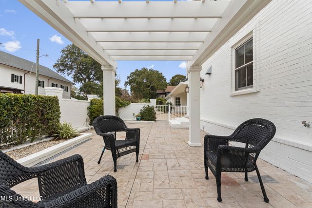 1016 Beach Boulevard, Biloxi, MS 39530