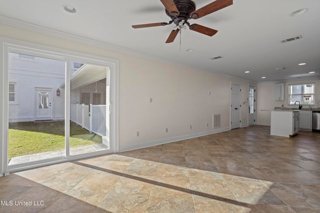 1016 Beach Boulevard, Biloxi, MS 39530